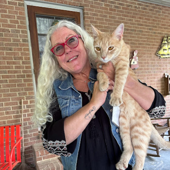 Meet your Posher, Lesa - Picture 1 of 1